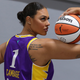 Image for article titled Liz Cambage's WNBA Downfall Was Full of Drama. It's Not All Her Fault.